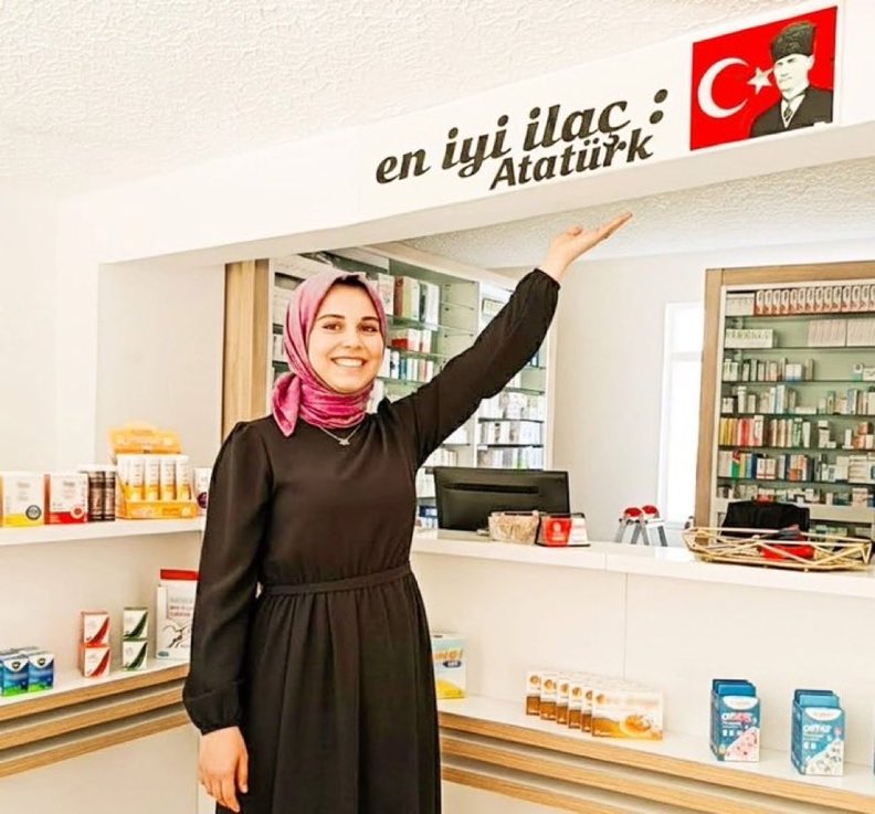 Bir Eczane sahibinin paylaşımı:

"En iyi ilaç: Atatürk."