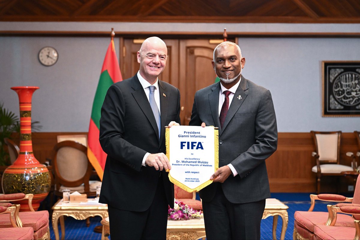 FIFA President Gianni Infantino paid a courtesy call on President Dr <a href="/MMuizzu/">Dr Mohamed Muizzu</a>. They discussed developing football in the Maldives and strengthening collaboration with FAM.