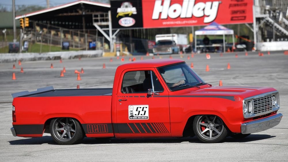 ChangeGood2's tweet photo. 1977 Dodge Truck #ProRacing https://t.co/JzHwbGOE3M