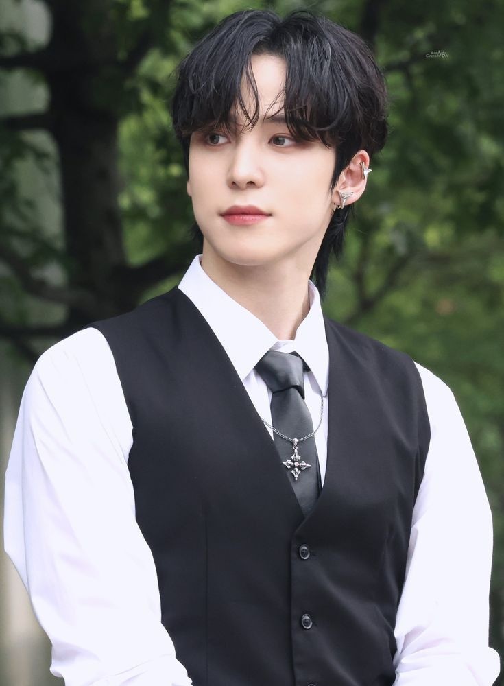 kpoppredictins's tweet photo. Ateez Yunho is single currently. https://t.co/bykmIF5odz