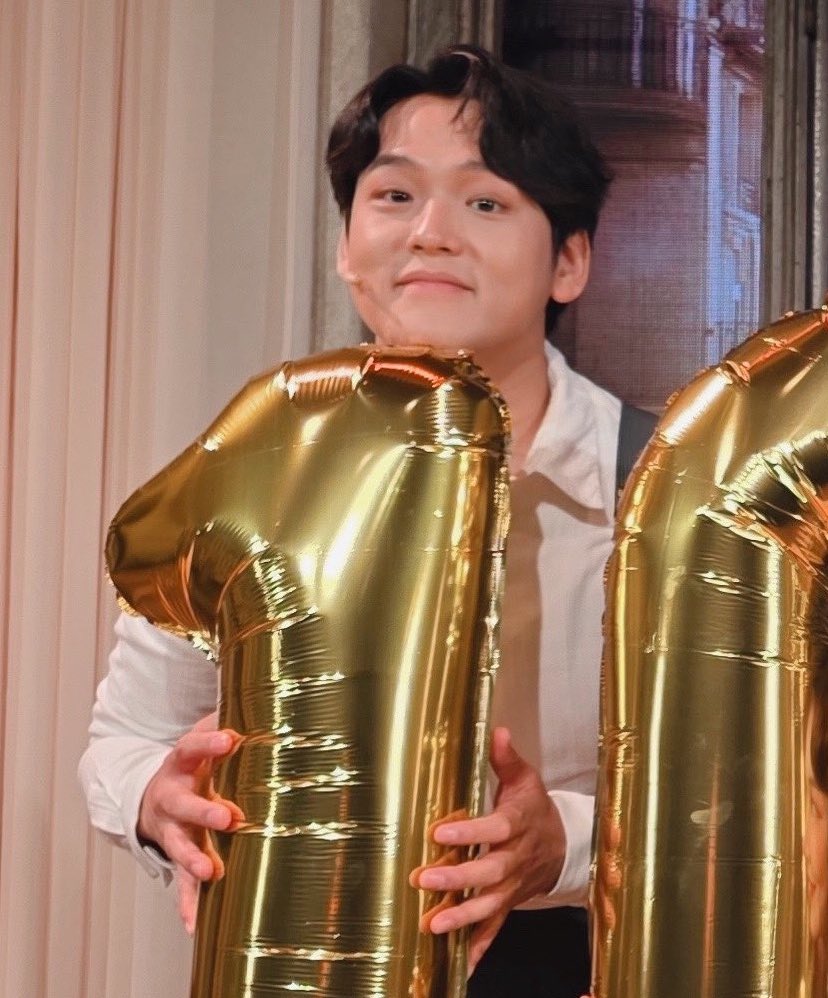 기여웅
