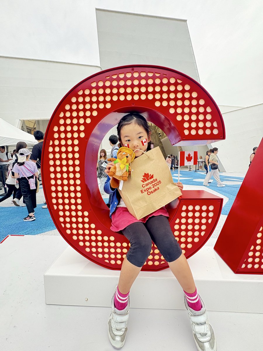 p_takechanman's tweet photo. @CanadaExpo @expo2025_japan 温かく私と娘を迎え入れてくださったカナダパビリオンに感謝！！
最高の思い出です！
カナダLOVE！THE last is THE BEST !!
#EXPO2025 
#ShowYourCanada 
#EXPO2025Forever https://t.co/26zOV7ZIvr