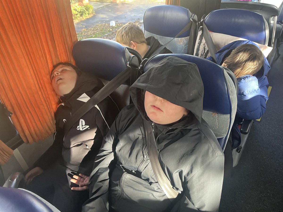 Layton Trips tweet media