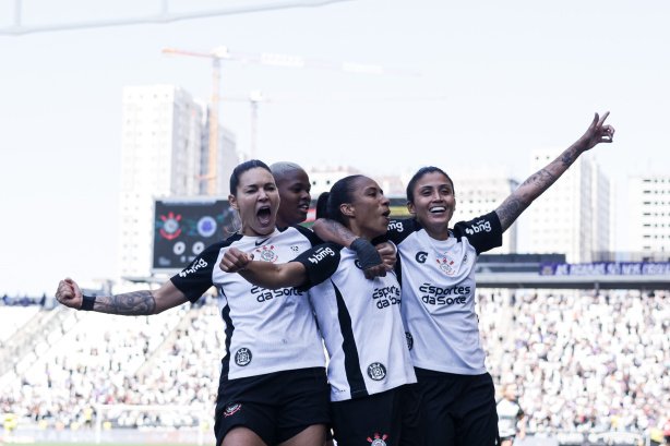 Timão Números (@sccpnumeros) on Twitter photo Corinthians Feminino se aproxima da marca de R$ 20 milhões em receitas na Temporada: 
- R$ 14,68M em premiações 
- R$ 3.085M em bilheteria; 
- R$ 1.792M em venda e negociação de atletas; 
Total: R$ 19.557 milhões Corinthians Feminino se aproxima da marca de R$ 20 milhões em receitas na Temporada: 
- R$ 14,68M em premiações 
- R$ 3.085M em bilheteria; 
- R$ 1.792M em venda e negociação de atletas; 
Total: R$ 19.557 milhões