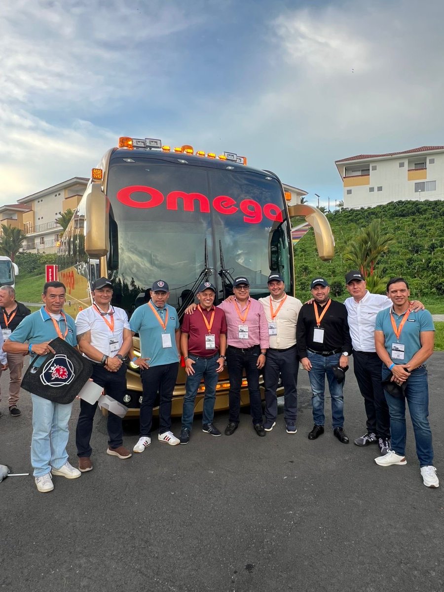 TransportePAndi's tweet image. Nuestro Director @NandoTatis participa en congreso de @UNGremial @AsociacionAditt y @ASOTRANS. Un espacio para fortalecer la unión del sector y construir juntos un transporte de pasajeros más eficiente, seguro e innovador.