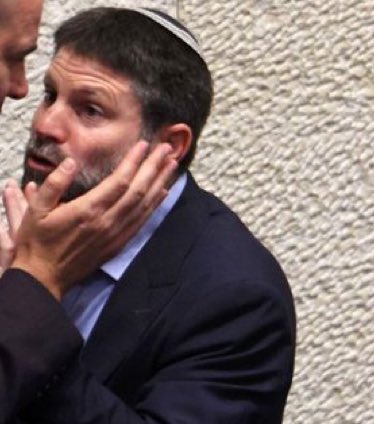 TurkiGoblan's tweet image. هيَ السُّعُودِيَّةُ العُظْمَى إذا غَضِبَتْ
تَلْقَى الخَنَازِيرَ في الرّدْهاتِ تَنْتَحِبُ

تركي القبلان