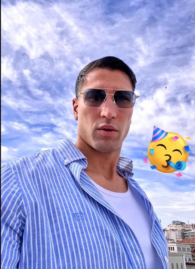 #6Gianmarco24O Felicidades Gianmarco!!. Que la vida te siga regalando momento maravilloso, felicidad y muchos éxitos. Pasa un gran día como te mereces 😘