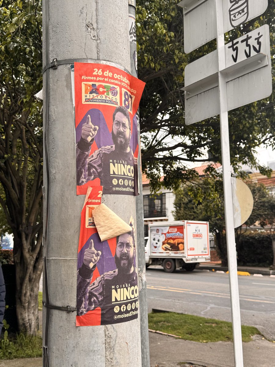 ¿Así hacen campaña? ¿contaminando el espacio público? Gran parte del barrio La Soledad, #Teusaquillo, está colmado de publicidad que NO está permitida. 

<a href="/luciabastidasu/">Lucía Bastidas Ubate</a> <a href="/teusaquillo13/">🍃Alcaldía Local de Teusaquillo 🐶💚🐱</a> confío en sus buenas labores.