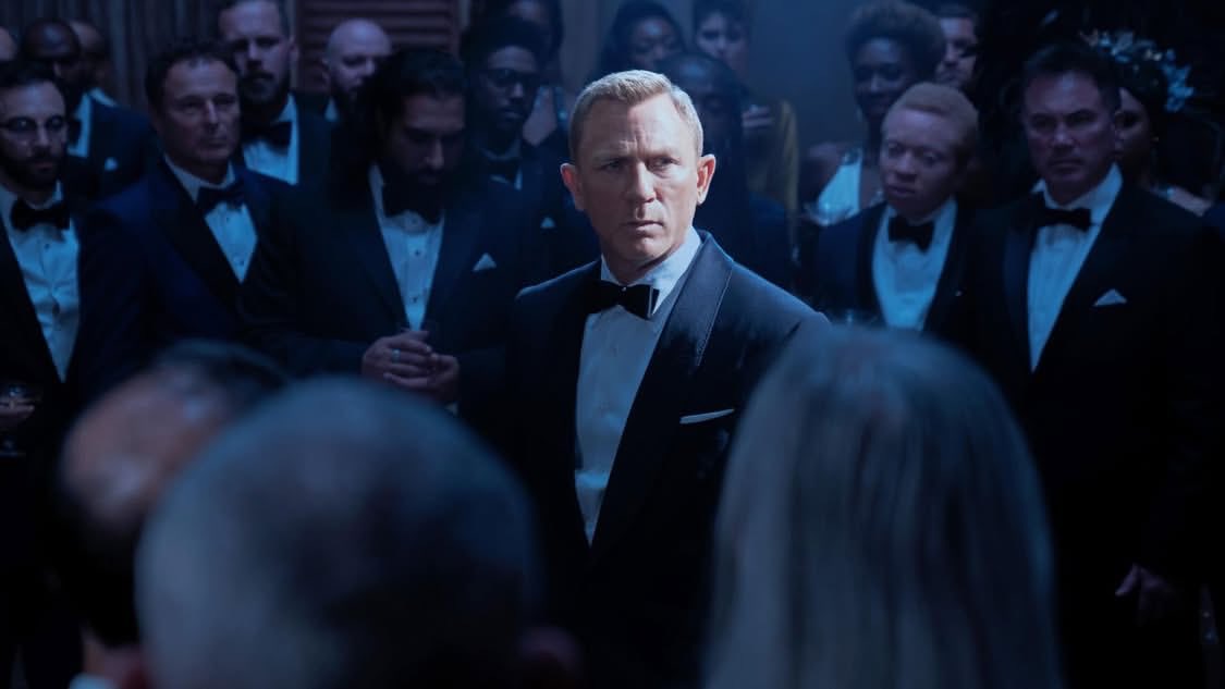 M_kryss's tweet photo. Denis Villeneuve cède le contrôle créatif de son James Bond à Amazon… pour 20 millions de dollars. 🎬💰
On aura sûrement un film merdique. 😩 https://t.co/2yZxfKN7sX