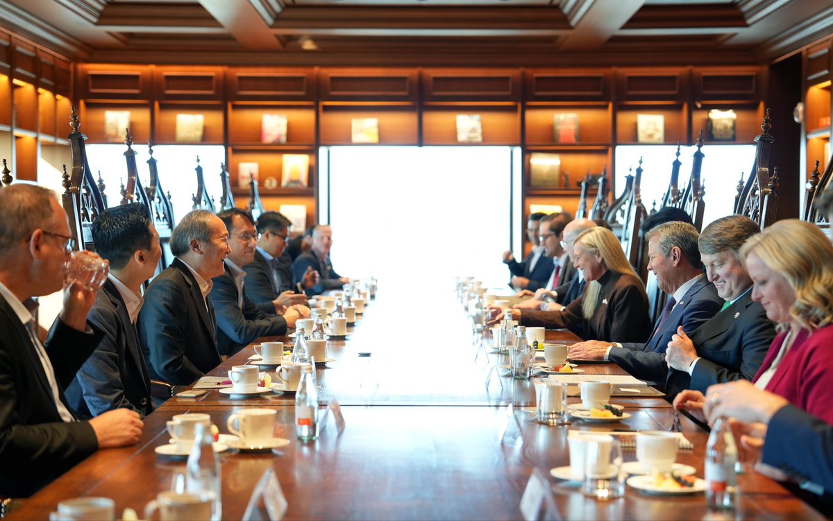 GovKemp's tweet photo. The Republic of Korea has a friend in the State of Georgia! We cannot thank the people of Korea enough for their kind hospitality this week. Looking forward to another 40 years of partnership between the Peach State and Korea! https://t.co/ktUyax5Opy