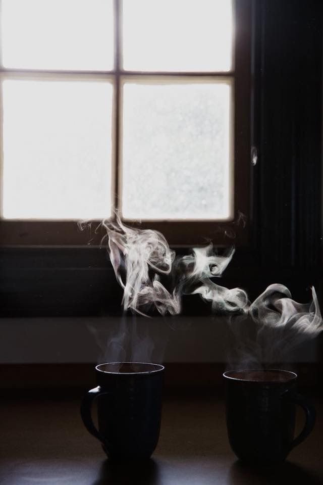 waking
to 
another dawn
my last night's
nicotine breath
yawning to the
heated steam
of her roasted 
coffee
molecules @@@@@   @@   @
#vss365