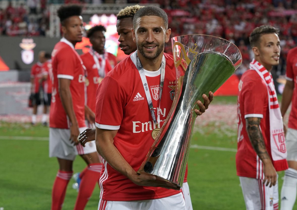 🚨 Adel Taarabt un vrai MAGICIEN ? Alex Grimaldo (ancien coéquipier au SL Benfica) le CONFIRME ! 🇲🇦⭐️🤩

🎙️ Journaliste : "Adel Taarabt : il avait 5 étoiles de gestes techniques comme dans FIFA ? 

🗣️ Alejandro Grimaldo : "Non : il en avait 6, c'était un truc de FOU !

Je n'ai