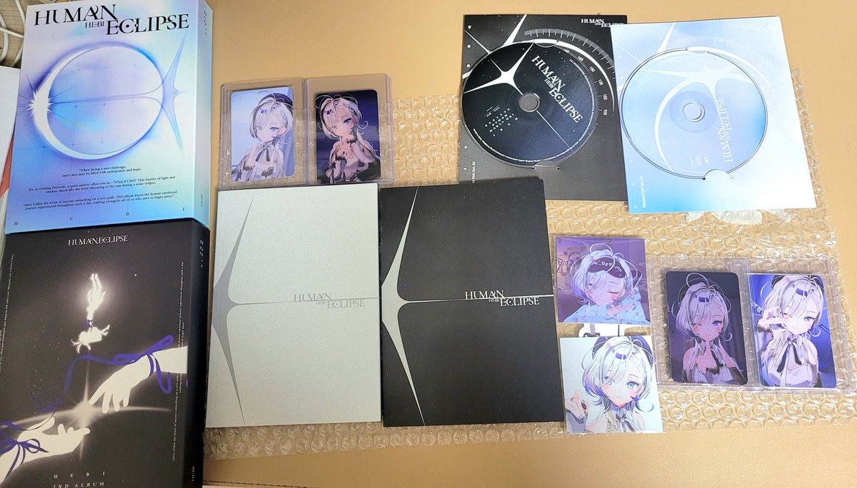 u_jeonghye86672's tweet image. #HumanEclipse #hebi_goods #hebi
너무 이쁨..💕 진짜 이렇게 퍼주면 뭐가 남나요..💙