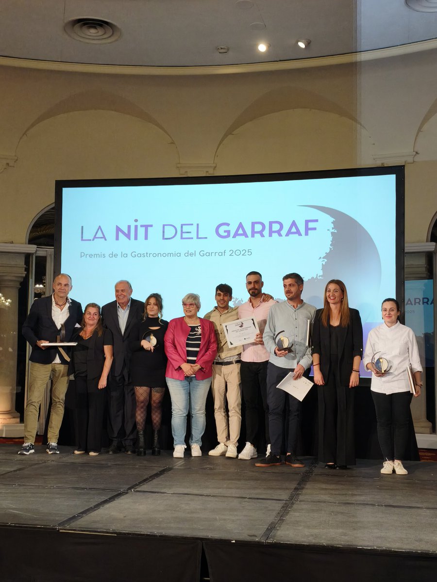 🍴✨ Anit, es va celebrar la primera edició de la Nit del Garraf 2025, una gala enogastronòmica que posa en valor el sector de la restauració, l'enologia i el producte de proximitat de la nostra comarca

L'enhorabona a tots els guardonats i guardonades, així com a l'organització.