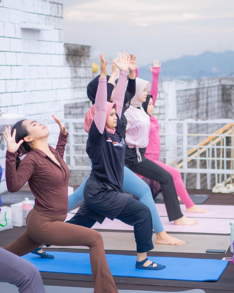 nurtiaraastari's tweet image. Stretch, breathe, relax. Repeat . #yoga #morningyoga #yogaflow #samarinda