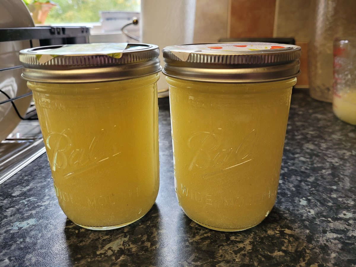 Large jars of Bramley apple compote just made and on the table 👌 😀 #anglesey #local #seasonal #chef