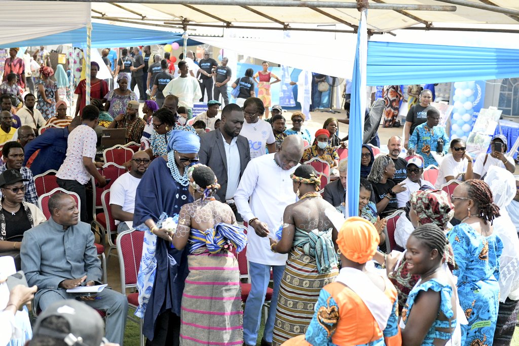 C'est avec une grande ferveur que le <a href="/PnudTogo/">Pnud Togo</a> a pris part ce 24 octobre 2025 aux côtés des autres agences des <a href="/UN_Togo/">Nations Unies Togo</a>, à la célébration des 80 ans des Nations Unies. 
Une parfaite communion avec les populations au marché de #Hédzranawoé.

#UN80