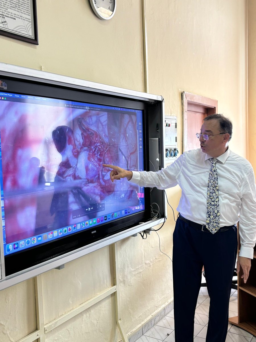 💫 Kabataş’ta Bilimsel Bir Buluşma Gerçekleşti!

İstinye Üniversitesi Tıp Fakültesi Dekanı, Beyin Cerrahı ve Dünya Sanat ve Bilim Akademisi Üyesi Prof. Dr. Türker Kılıç, öğrencilerimizle buluşarak beynin işleyişine dair ilham verici bir konferans verdi. ❤️🖤