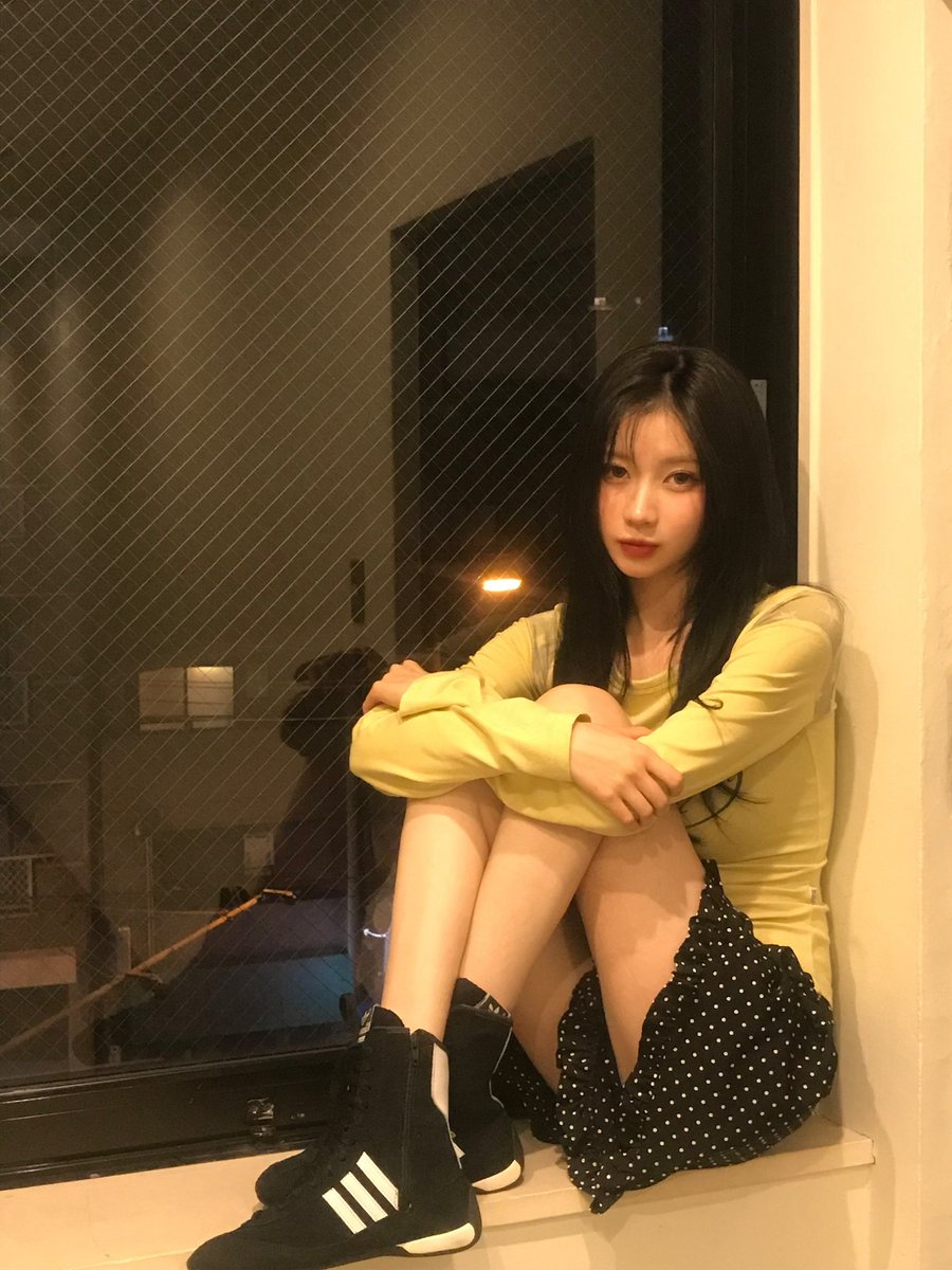 Yellow  top  bright  as  the  sun,  polka dot  skirt  as  𝗰𝗵𝗲𝗲𝗿𝗳𝘂𝗹  as  my  mood  today!  A  cute  combo  that  just  works. ☀️