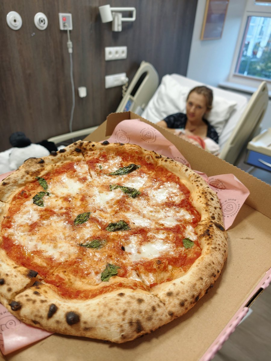 Nie mam modnego pieska. Nie piję matchy. Trendy mnie ominęły. Ale mam dwie córeczki i to z tego jestem cholernie DUMNY ❤️ Polecam!