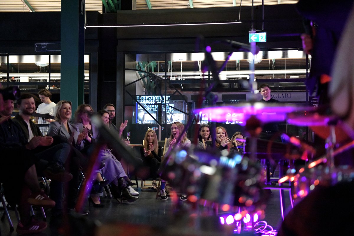 Dużo pozytywnych emocji dostarczył obecnym także koncert gwiazdy wieczoru – zespołu Hoshii🎷.

Dziękujemy za owocną współpracę🤝Julian Cochran Foundation.