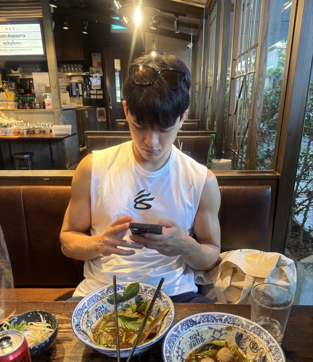 HJYtbfm's tweet image. ก๋วยเตี๋ยวเราไม่เหมือนกัน!!! อยากแจกคอนเทนต์อะไรไม่ได้แจกหร๊อกกกก กระจายรายได้น้องๆหนูๆละกัน
ไปเอาตังค์ไปกินเตี๋ยว!!! 50/5 คน 🍜💖
รีไปค้าบบบ สุ่ม 23:45 24/10/25 (วันนี้)
#JossGawin #GawinCaskey #JossWayar