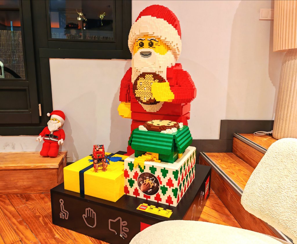 LEGO Xmas Showroom - LEGO Papá Noel | Nintenderos