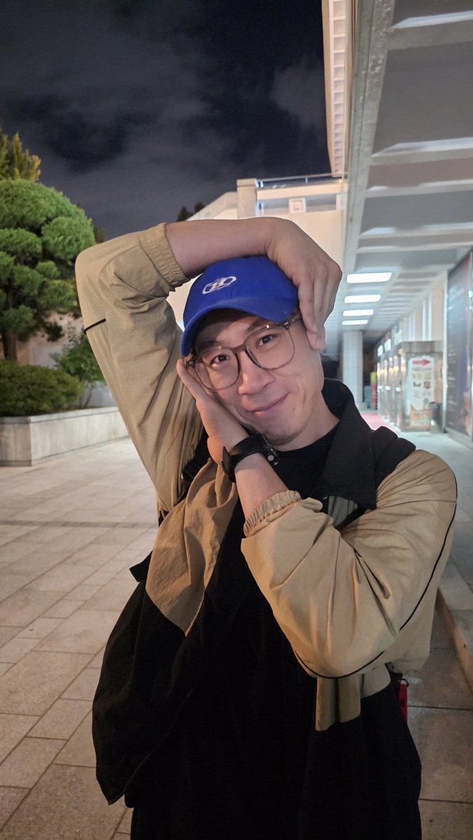 Club_Bigbeller's tweet image. 잠잠해진 계정 심폐소생하라고 특별히 내려주신 뮤좌의 은혜로운 셀카를 빅벨러 여러분께 득달같이 공유드립니다! 오늘 갓 찍은 뮤좌의 잔망스러움을 함께 즐겨요! 앗 뜨거!