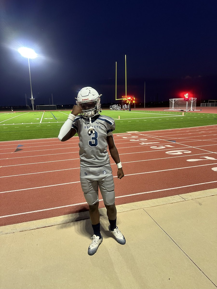 JustinJrQB1's tweet image. Best QB in the district🏈‼️ Leading my team 16-0 my junior high career ✅ thx to my head coach  @CoachBonner3  and the rest of the staff for keeping us disciplined and believing in me to lead this team and showcase my skill set ‼️
#wearehaskett