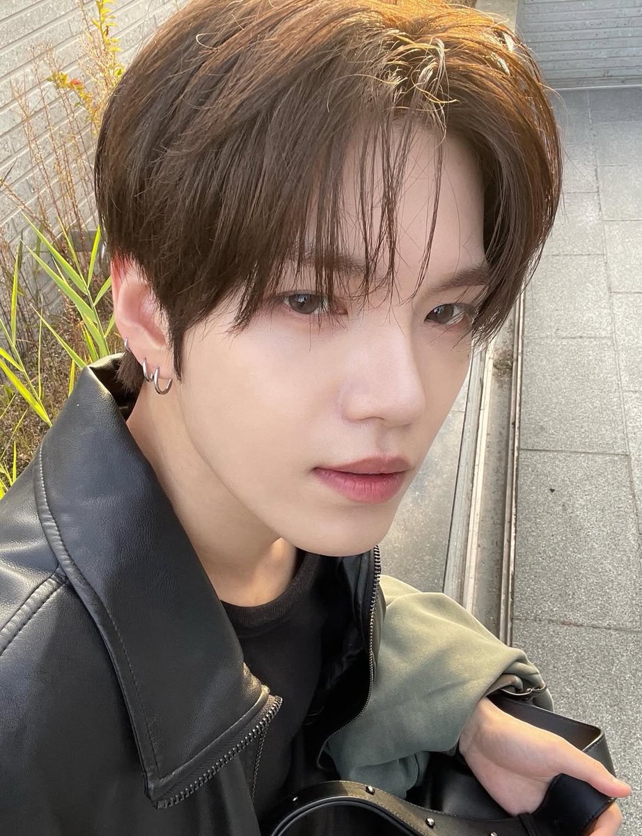 byoznn's tweet photo. 뭐야??!!!
계현이 인스타 ㅜㅠㅠ https://t.co/uhJPJVSJKm
