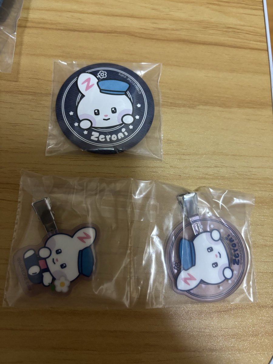 ma_0501__'s tweet photo. エニマイ くじ zeroni  ゼロニ ZEROBASEONE ZB1 ゼベワン

【譲】︎ヘアクリップ(ユニニ)🐰
       缶バッジ(ユニニ)🐰
　　ハンドタオル④

【求】同種のテニニ🐣
        ハンドタオル③

30日手渡しor 郵送希望です。
リプお待ちしております！

#ZEROBASEONE #ZB1 #くじ #zeroni https://t.co/8JkPdjLcOP