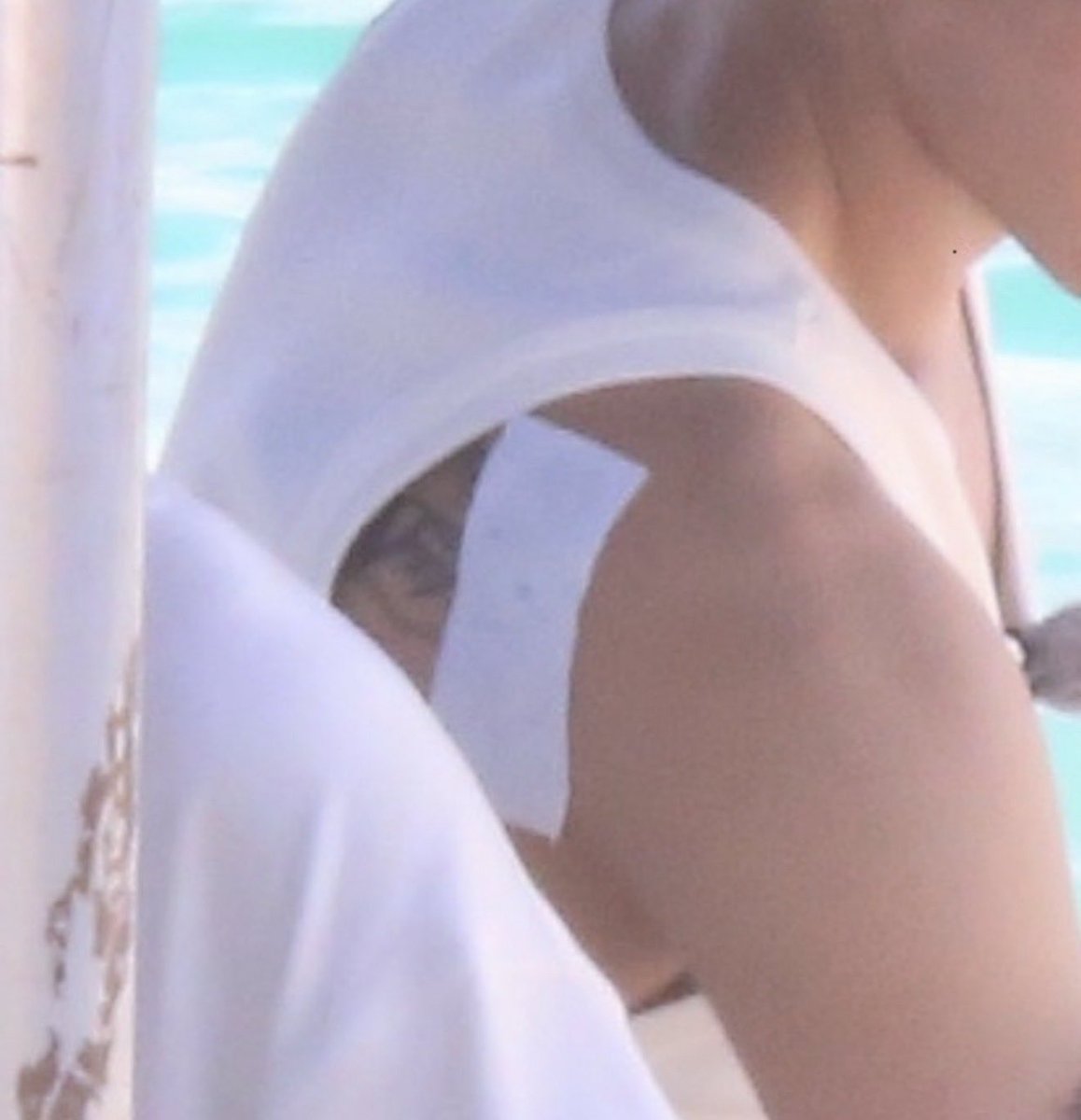 제 작은 소윈이 하나 있다면은..
세부 브이로그에서는 루카스 날개 타투가 보고 싶습니다.....궁금되,,, 지금도 있긴 있는건가..?...

plz