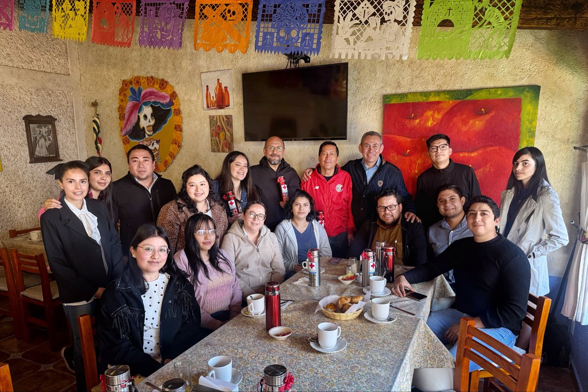 #DiadelMedico debo expresar todo mi reconocimiento y gratitud al gran trabajo que realiza el equipo de médicos generales y especialistas que laboran, de manera comprometida, profesional y sobre todo humanitaria, en las Delegaciones de Cruz Roja Toluca y Metepec. 
#AyudarNosMueve