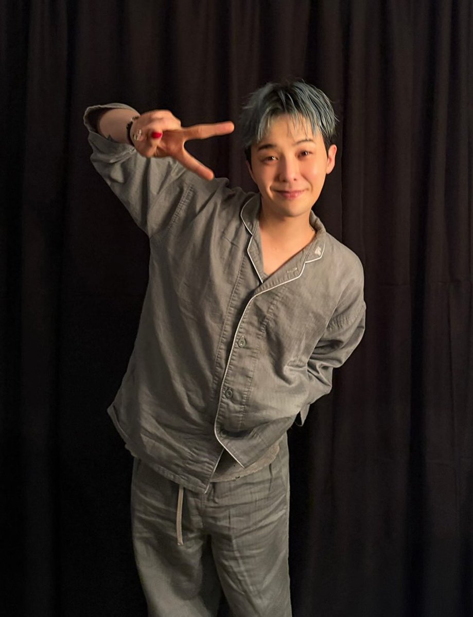 🤍✌️

#GDRAGON #2025MAMAVOTE