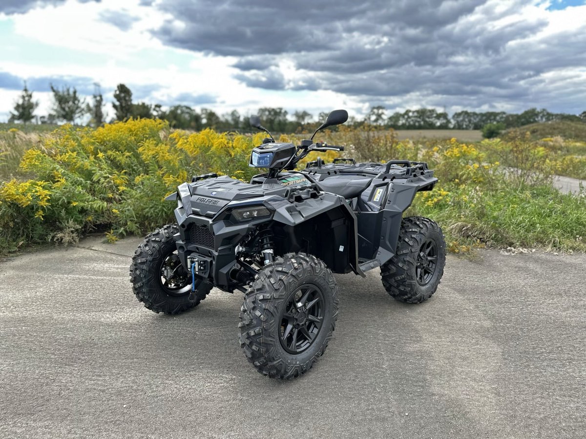 TiberiuTroia's tweet image. Polaris sărbătorește 40 de ani de la lansarea primului ATV produs în SUA lansând pe piață modelul Polaris Sportsman XP 1000 S 40th Anniversary Edition.
#Polaris #PolarisRomania #SportmanXP #ASPGroupEast #PovestiCuMotoare