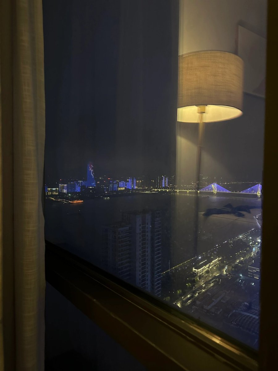 CorevcShort's tweet image. 雨がほこりも疲れも洗い流してくれて、明日のあなたはもっと強くなれるよ〜💪