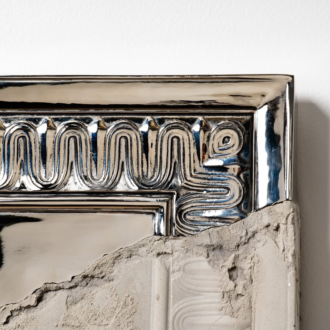 Artful_Explorer's tweet image. Whether it’s a friend, a partner, or your dog — that kind of presence matters.
“Puppy Love” by @kaiart puts that feeling into form.

#PuppyLove #KaiArt #MemoryInBronze #ContemporarySculpture #EmotionalArtPiece #ArtForCollectors #FigurativeArt