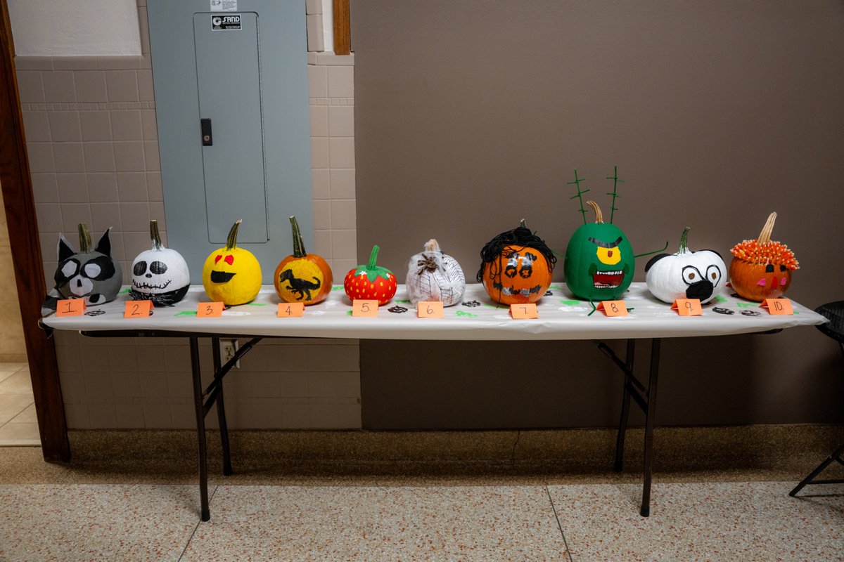 ISD347's tweet image. 🎃 The Focus House students got into the Halloween spirit with a pumpkin decorating contest! From spooky to silly, their creativity really shined through. 🧡👻

Happy Halloween from Focus House! 🕸️🕷️

#WillmarPublicSchools #FocusHouse #AlternativePrograms #HalloweenFun