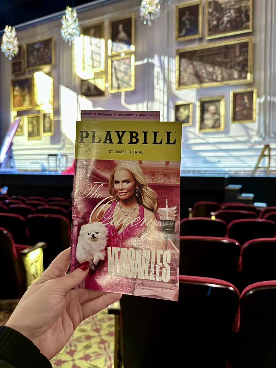 Early bird gets the worm 🎭