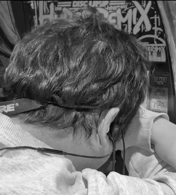 じんおわしてます！
2台合計1,441G　BIG2,REG1。
スロットシアターのお姉さんにお礼言ったら｢なんかすみません、、｣言われたけど、悪いのはどう考えても私です。
楽しーさーでお○っこ漏らした話まで披露したのに！
来週のLIVEまでに編集終わらせます。
そしたら勝てるはず。