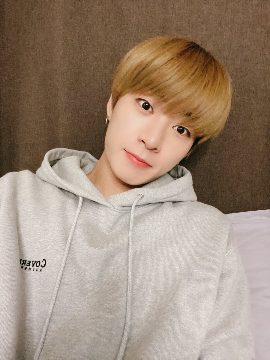 가을이니까 갈발 현민이 봐야지