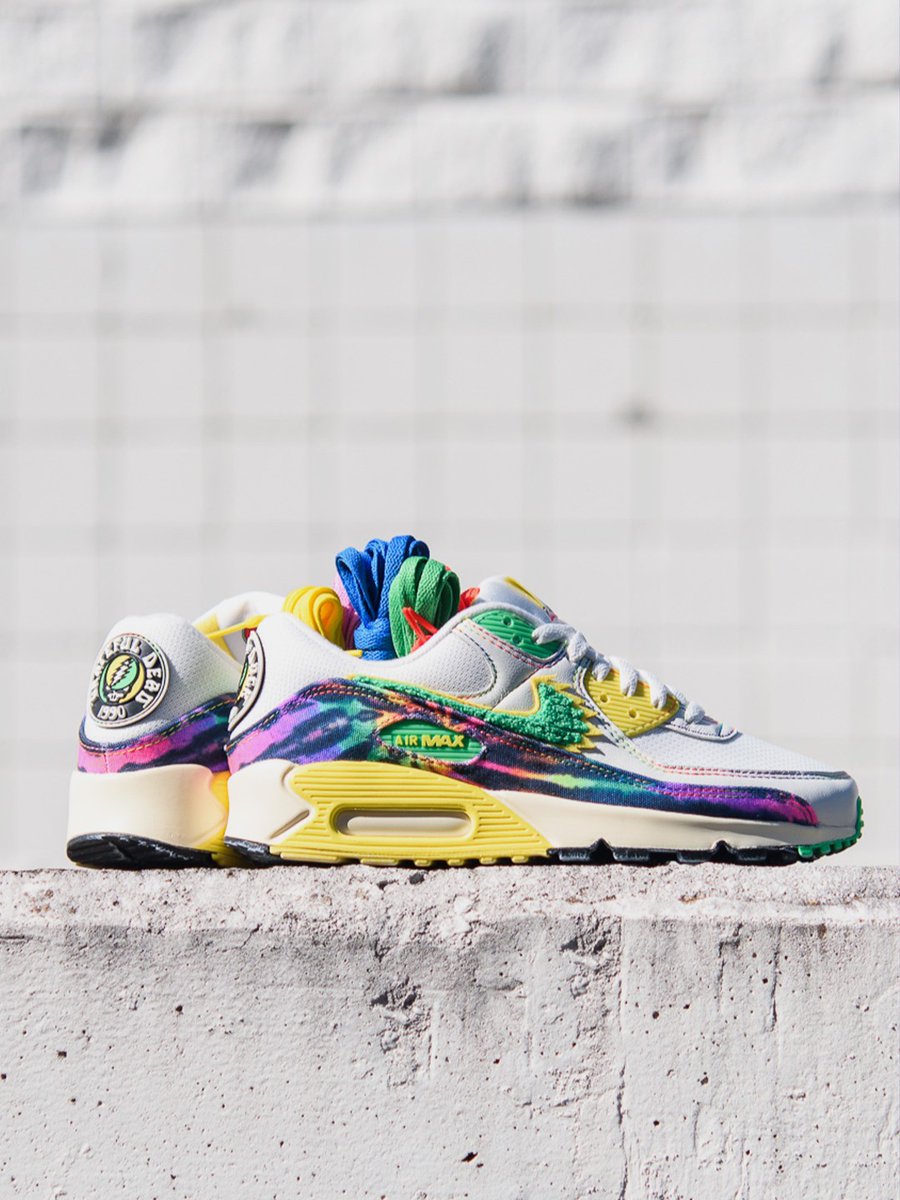 Sneaker Politics tweet media
