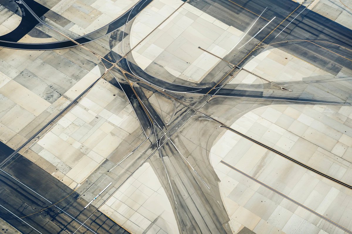 gm gm gm
TARMAC by <a href="/heyneff/">Michael Neff</a> 
the flight continues today
61/99 sold ... let's land that plane!!!

AIR TRAVEL SUCKS THESE DAYS CONTEST...

1) RT this and 2) tell me about your WORST air travel experience ⬇️ and i'll choose 2 winners both receiving a Tarmac piece from my own mints