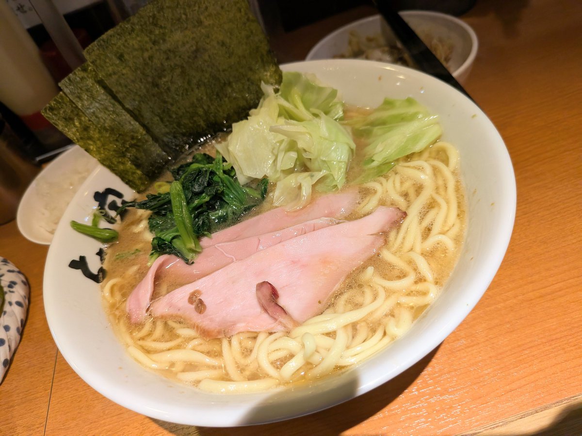 今週もおつかラーメン🍜

明日は、久しぶりにキャラメイクでもしたいが…
何かテーマとかコンセプトの案がないから、誰かアイデア出してクレメンス