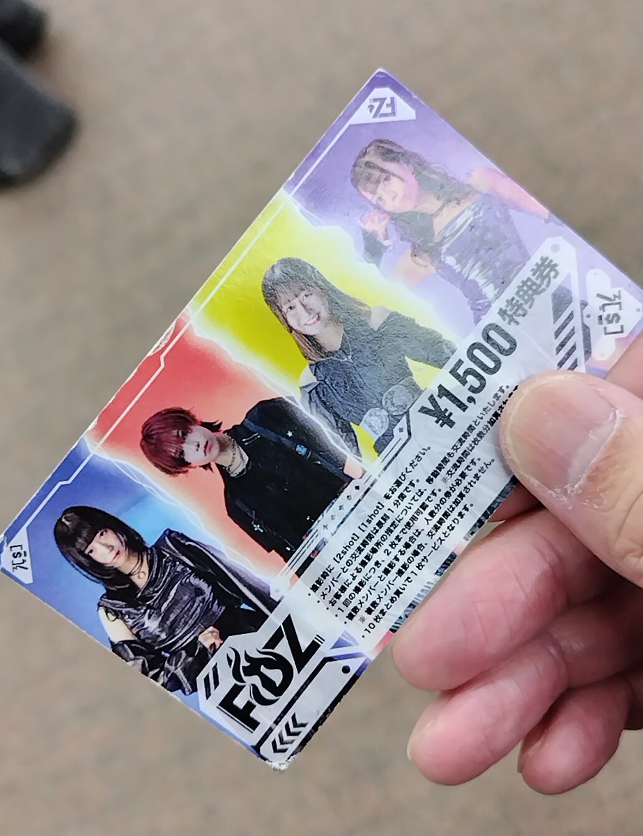tororororo777's tweet image. 買物前にちょっとだけ…FiDZ観てきた😊見るのお初だった。サブスク聴いてるけど曲カッコいいな。ベースラインめっちゃカッコいーのあった。
#FiDZ