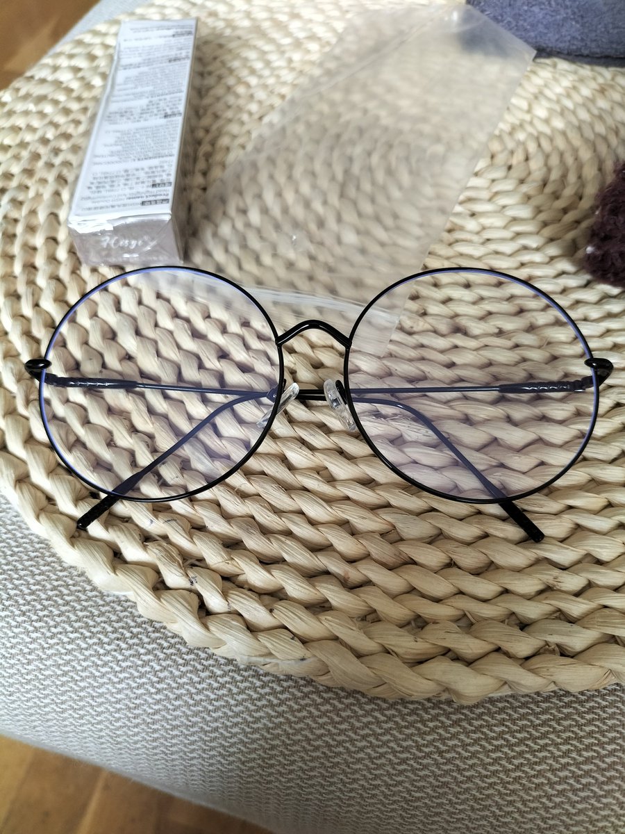 _SkyCoder's tweet image. Me llegaron las gafas para el cosplay de Tomoro 
Son to grandes me encantan jajajajajajajja