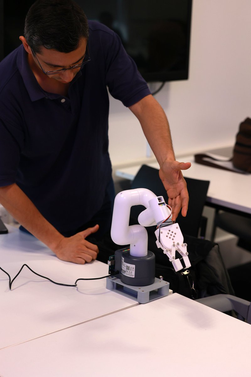 University of Leicester School of Engineering tweet media