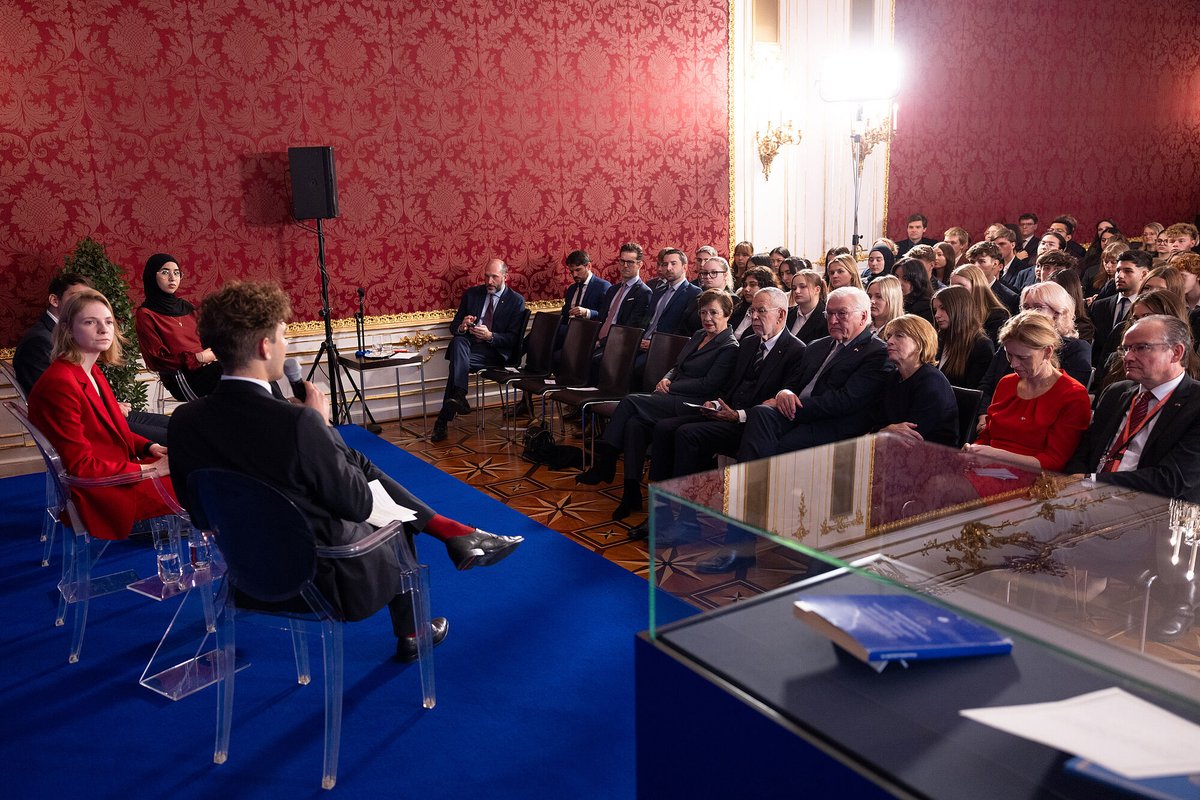 PolEdu - Politics & Education tweet media