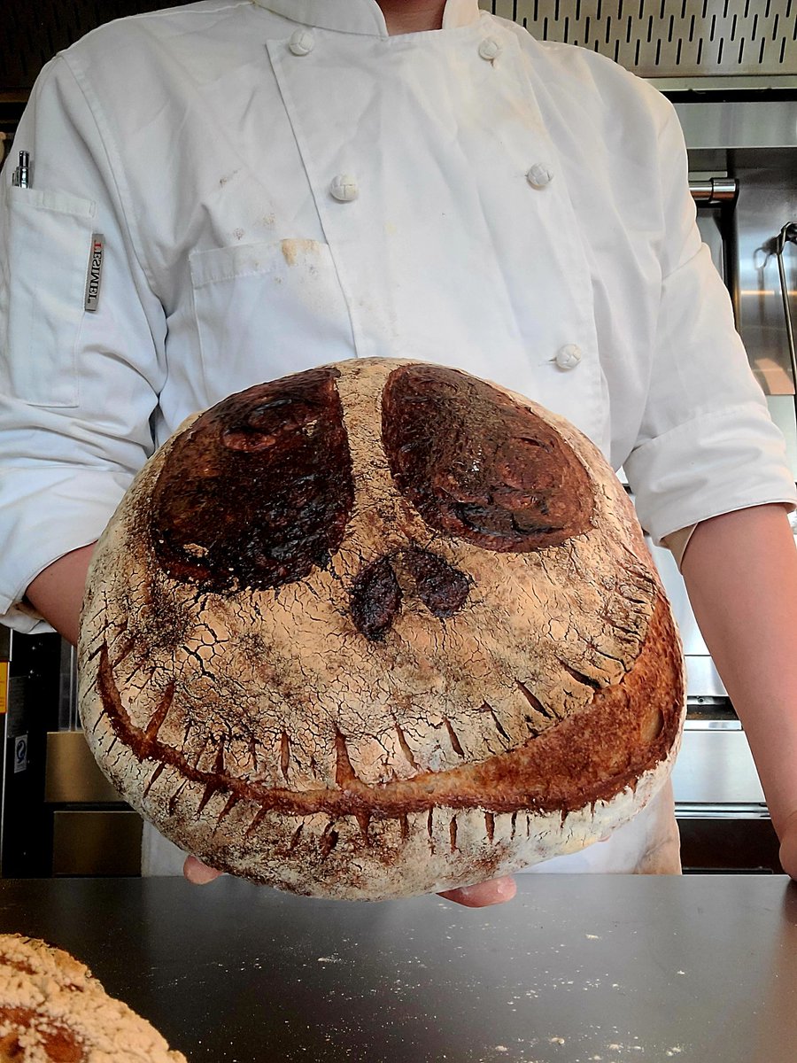 变态面包 tweet media