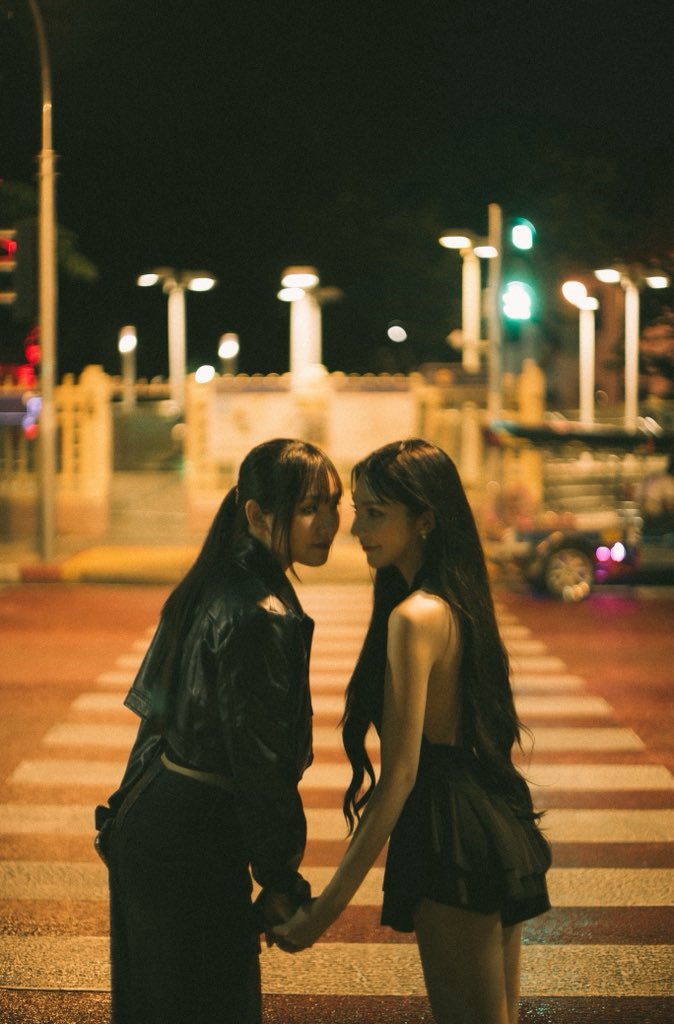 mxonnyq's tweet image. 🫢